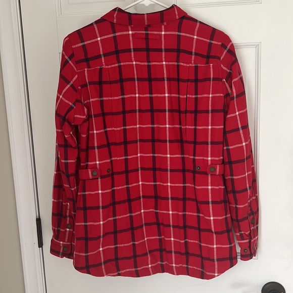 Deluth Trading fleece lined woman’s flannel long sleeve shirt. - Picture 2 of 4